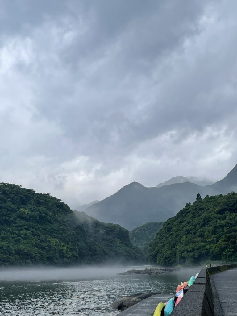 屋久島の朝の山々